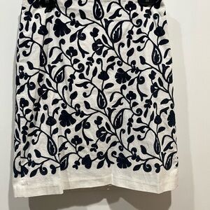 Talbots White Linen Pencil Skirt with Navy Floral Embroidery